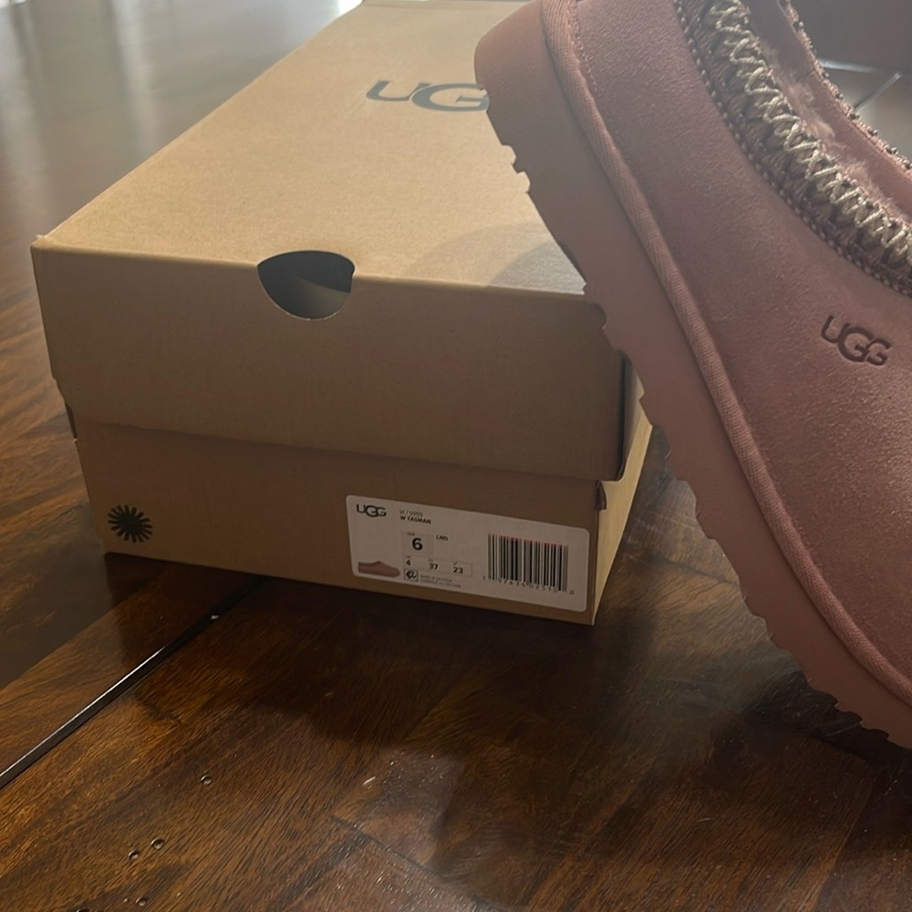 Brand New UGG TASSMAN